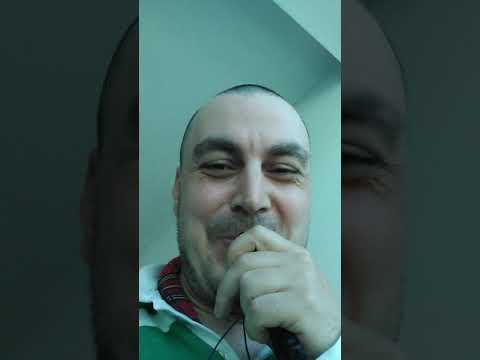 dacă prezintă penis mic