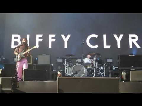 Biffy Clyro - Living is a Problem Because Everithing Dies - Live @Rock The Beach, Helsinki