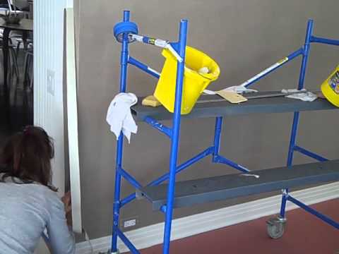 Installing dining room wallcovering