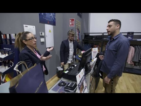 Una trabajadora de 'Spagnolo' discute con un cliente delante del jefe - El Jefe Infiltrado