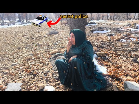 In dem Moment, als Masoumeh das Polizeiauto sah, konnte Shahroz fliehen, bevor er verhaftet werden k