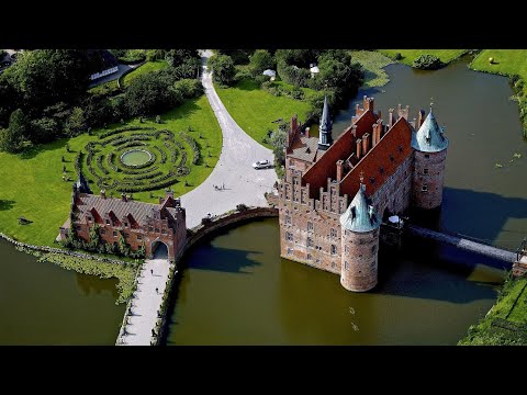 Egeskov Castle, Denmark 🇩🇰 Europe's best preserved Renaissance water castle. (Part 1)