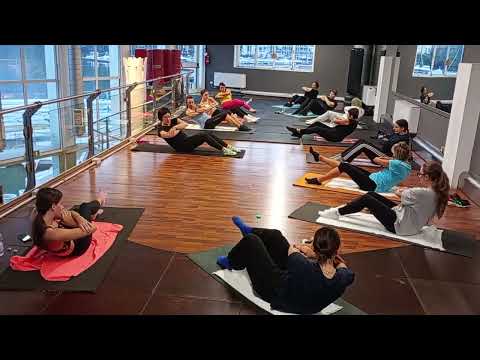 Corso pilates ore 16.30... palestra lake fitness Lovere by Simon e Anna 