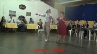 COCA y OSVALDO CARTERY bailando el tango EL CARRILLON DE LA MERCED en EL MITICO ATLANTA