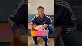 Download lagu Jude Bellingham reaction to unboxing the adidas Ultraboost 5 😍 🔥#JudeBellingham #adidas #running mp3 Download lagu Jude Bellingham reaction to unboxing the adidas Ultraboost 5 😍 🔥#JudeBellingham #adidas #running mp3