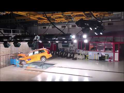 Le Volvo XC90 lancé à 80 km/h au crash-test