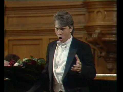 Hvorostovsky in 1990 - O, no, I beg you, do not leave! (Rachmaninoff)