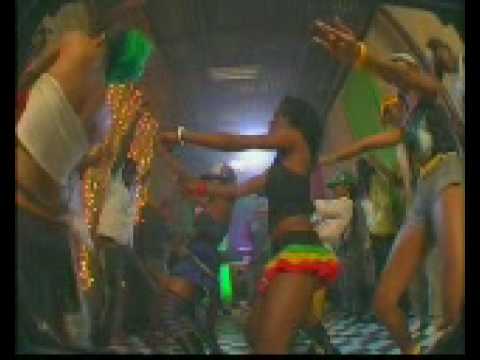 Dezi Boyd - SHAKE UP YUH NATTY