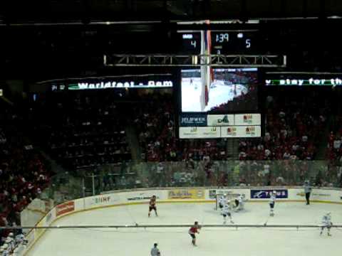 2010 IIHF World Juniors: Canada vs USA, Gold Medal Game. Eberle ties it