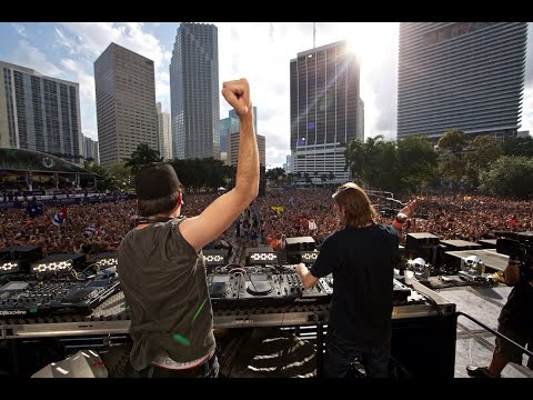 Walking On A Dream- Empire of the Sun VS Rattle- Bingo Players (CALAAVER MASHUP)