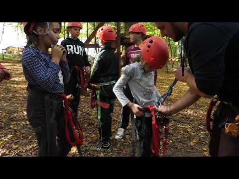 Copiii se distrează la Aventura Park Arsenal!