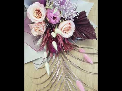 download lagu mp3 mp4 Flowers Gold Coast, download lagu Flowers Gold Coast gratis, unduh video klip Flowers Gold Coast