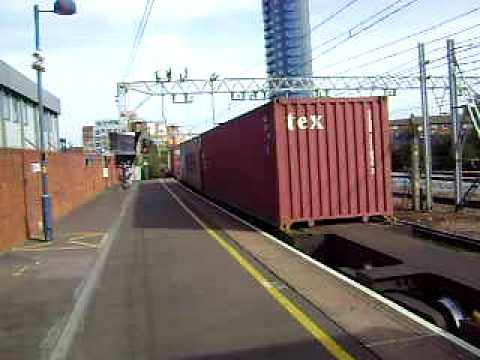 86604 + 86613 at Stratford