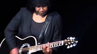 Joan Armatrading - Kissin&#39; And A Huggin&#39; - Scottish Rite Auditorium - April 18, 2015