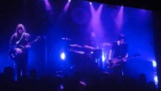 Band Of Skulls * Live * Brothers And Sisters & lyrics