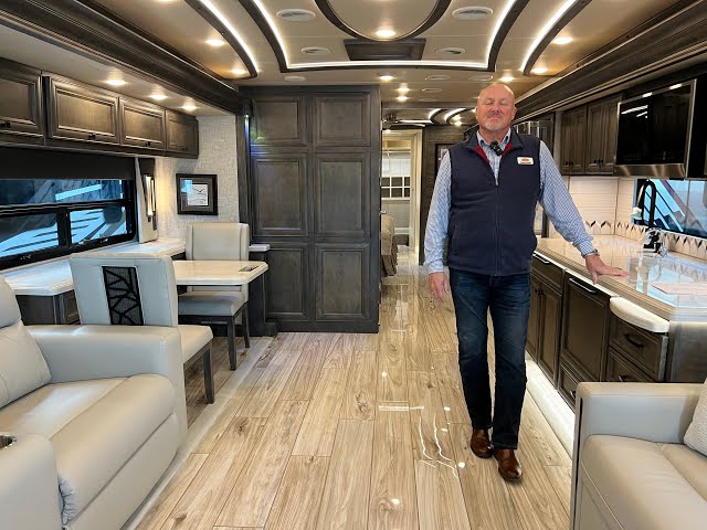 Preview image of 2023 Tiffin Allegro Bus 45 FP (17N231895) youtube video