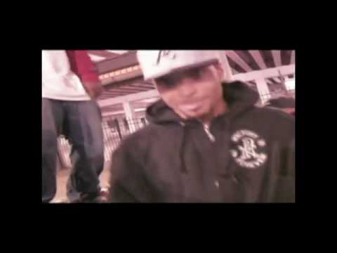 Waka Flocka Flame (Feat. Derez, Reeseman Kackalack, Slim Dunkin & Dae Dae) - 80s Baby