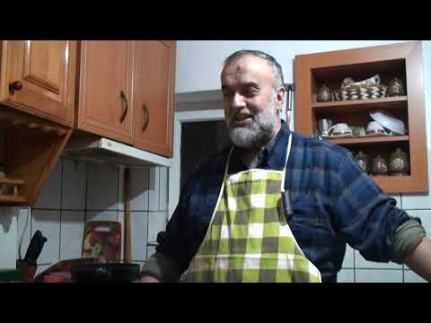 Në kuzhinë me hoxhën Mazllam Mazllami
