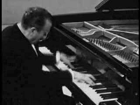 Schumann  - Carnaval Op. 9 - Claudio Arrau, piano (1961)