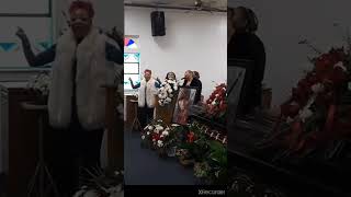 Alexis Spight &amp; Sisters Sing "Give Thanks" &amp; "Thank You Lord" At A Funeral