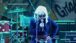 Blondie - D Day (Live at IOW Festival 2010) HD
