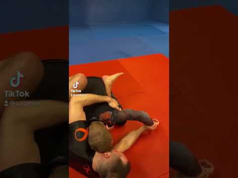 Triangle Choke #bjj #jiujitsu #grappling