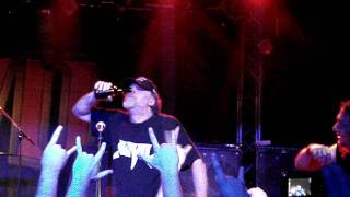 Mad Dog takes a nasal swig of Bud at the Anvil concert