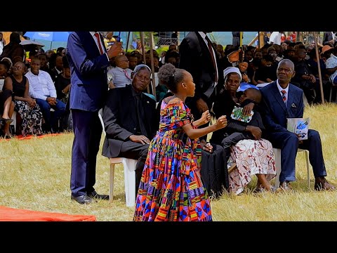 Star Moraa live perfomance at Ezra Obiero Burial