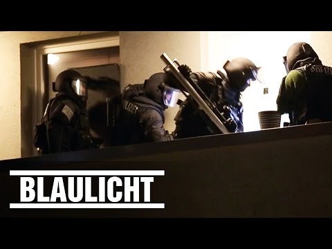 Hamburger MEK stürmt Wohnungen von „Hells Angels“