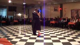 Sin Rumbo, bailan Ruslan Takhirov y Natalia Atepaeva