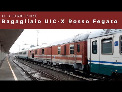 Bagagliaio UIC-X Rosso Fegato alla demolizione