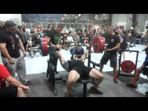 585 lb Raw Bench Press (265.5 kg)