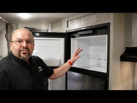 Dometic 2672 Refrigerator