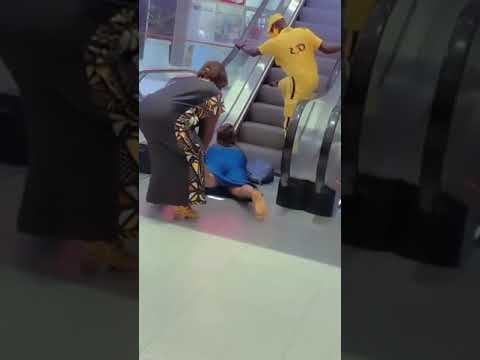 escalator funny video #shorts #funny #funnyworld