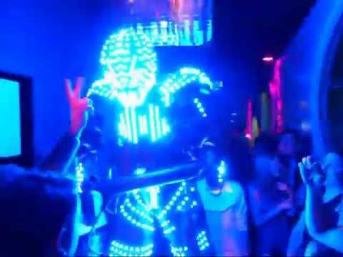 BigCityBeats goes Cocoon Club 12.11.2011 LED Roboter