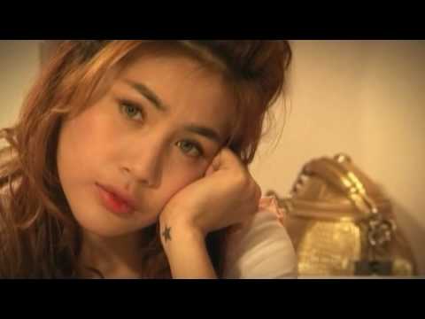 Thể hiện bởi Thủy Tiên