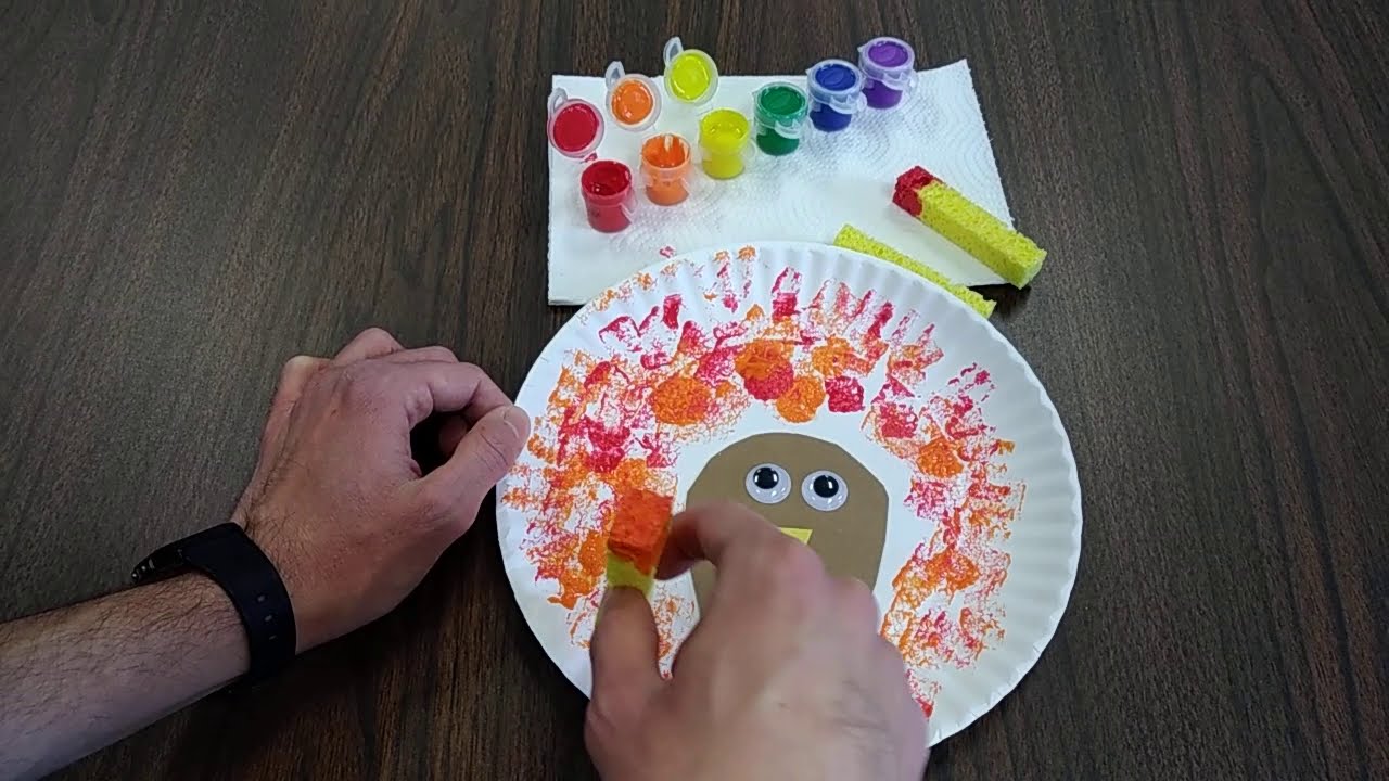 Crafts to Go: Paper Plate Turkeys