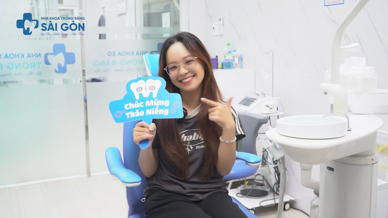 Review niềng răng thưa | Răng khỏe cười xinh, Huệ Trân tự tin tỏa sáng | KH Ngô Trương Huệ Trân