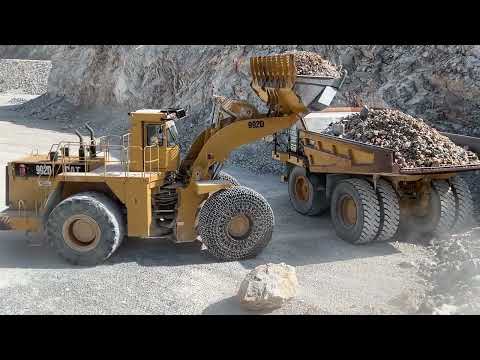 Caterpillar 992C Wheel Loader Loading Caterpillar 777F Dumpers - Interkat SA