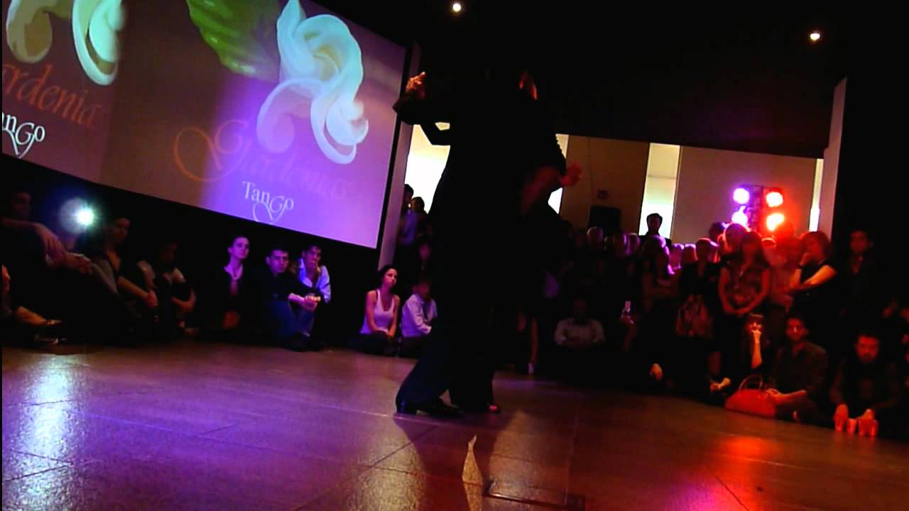 4 La Milonga del Patio presenta: Tamara Bisceglia y Federico Paleo-"Embrujamiento"