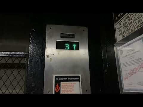 AMAZING MONTGOMERY KONE TRACTION FREIGHT ELEVATOR @ House Of Blues Downtown Chicago, IL