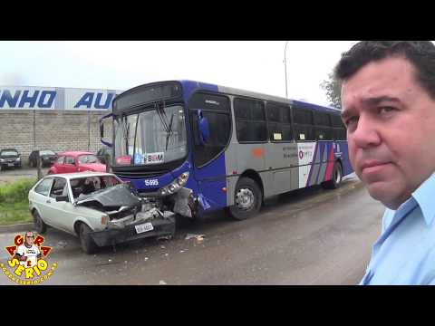 Acidente envolvendo Ônibus da Miracatiba e um Carro Gol na entrada da Cidade de Juquitiba