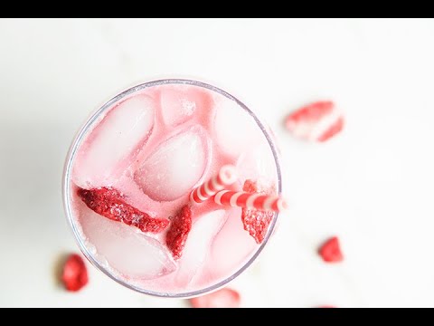 BEST Starbucks Pink Drink Copycat Recipe (Just 5 Ingredients and 5 Minutes!)