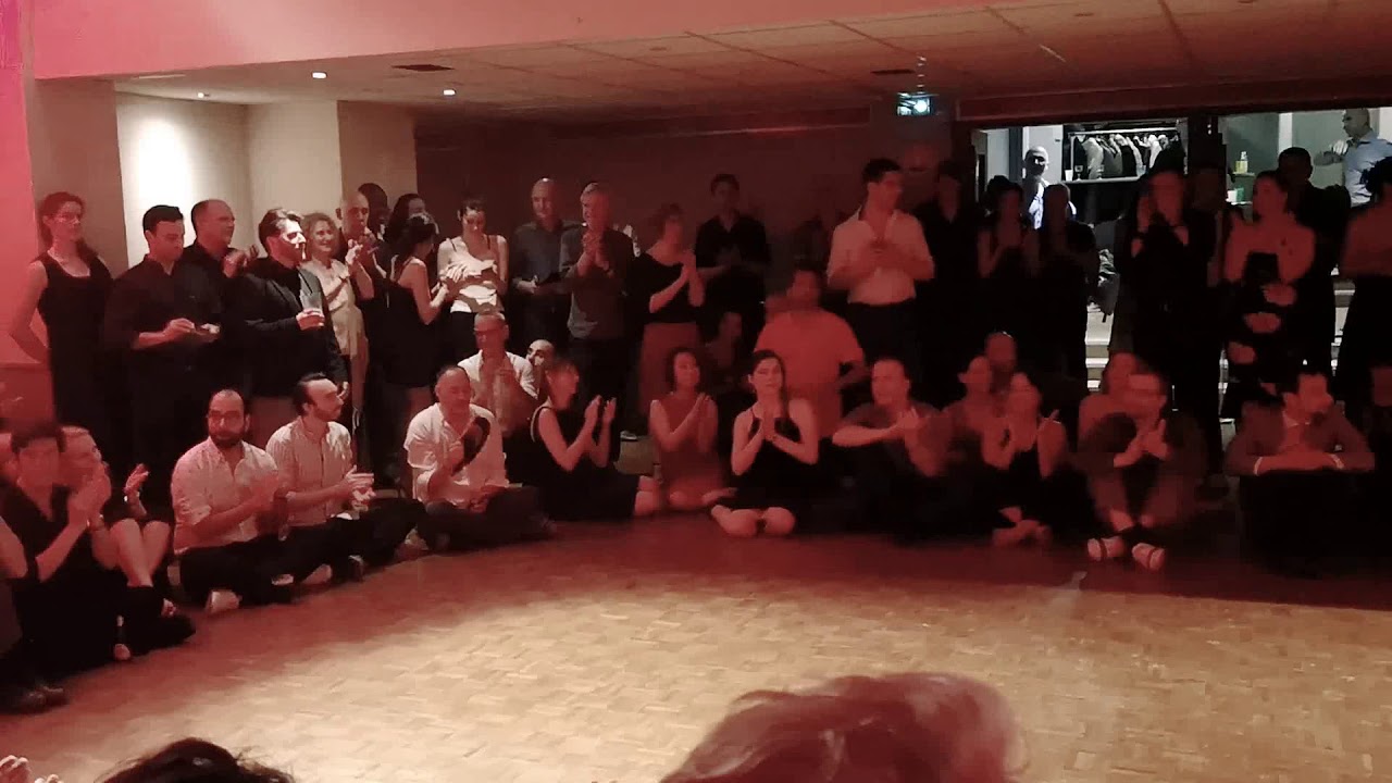 Video thumbnail for Maria Filali et Octavio Fernandez
- Milonga El Garron - 1/5 : "Esta noche al pasar" - Pedro Laurenz