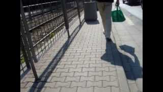 preview picture of video 'Niedostępny przystanek tramwajowy w Warszawie'