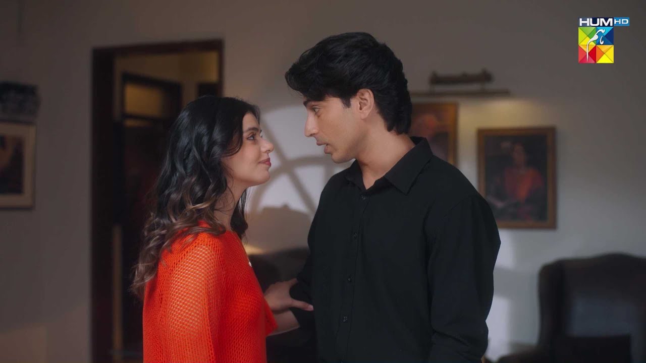 Uff Larki Itnay Qareeb Agayi Ke.....!!  Neeli Kothi - HUM TV