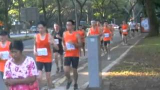 preview picture of video 'Mount Faber Run 2011 - Part 2 of 2 Lower Delta Road [market2garden]'