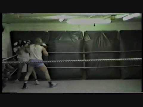 Bo Beverlöv sparrar Claes Von Arnold på IK Balders Boxningsklubb i Stockholm 1983