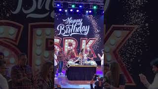 Shah Rukh Khan celebrates his 57th Birthday with fans 🎂🥳 | #happybirthdaysrk