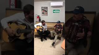 Juan Villareal y El Fantasma - El Ayudante